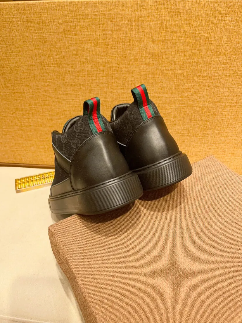 Factory price 460 [Gucci] Gucci's latest high-top casual Korean-style men's shoes, new autumn and winter design, perfect workmanship, cabinet quality, upper: cowhide material, leather lining; soft and comfortable, rubber outsole ultra-light, wear-resistant, simple, versatile fashion men's shoes, color optional, size 38--44